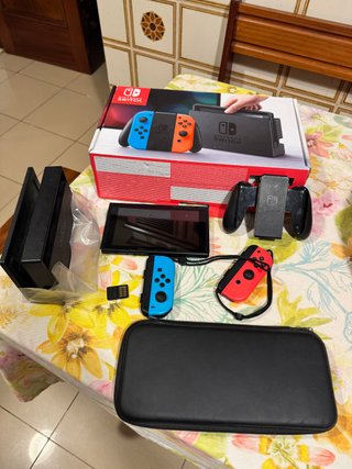 Nintendo Switch Azul y Rojo