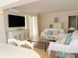 Piso en venta en Playa de la Fontanilla en Marbella