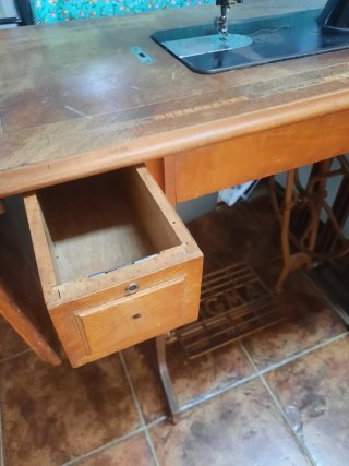 Máquina de Coser Antigua ALFA - Pie Hierro SIGMA