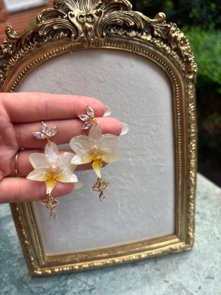 Pendientes Orquídea Natural Dorados