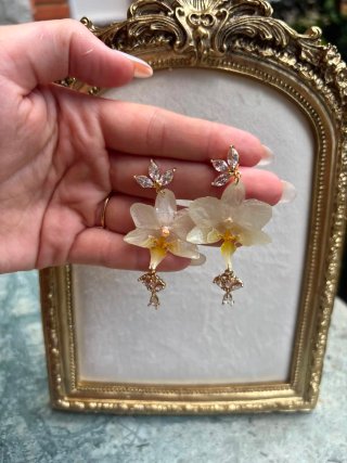 Pendientes Orquídea Natural Dorados