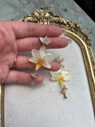Pendientes Orquídea Natural Dorados