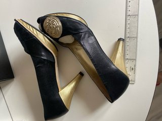 Zapatos de ceremonia.