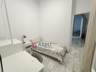 Piso en alquiler en La Caleta - La Viña en Cádiz