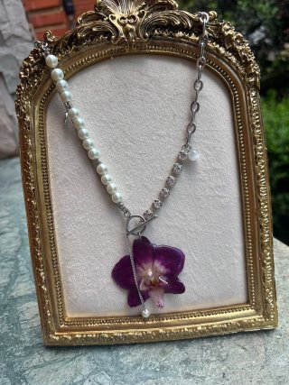 Collar plateado Orquídea Natural Morada