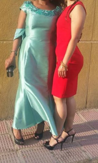Vestido midi rojo de Zara Basic