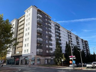 Local comercial en venta en Barañain