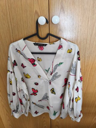 Camisa de manga corta abullonada