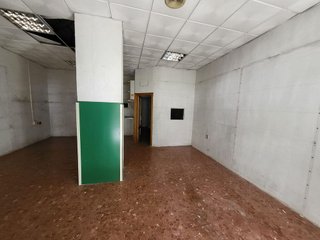 Local comercial en venta en Renfe - Bulevar 1º y 2º Fase en Jaén