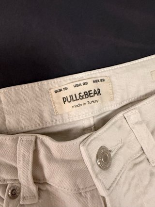 Bermuda Pull&Bear blanca desgastada Talla S/M