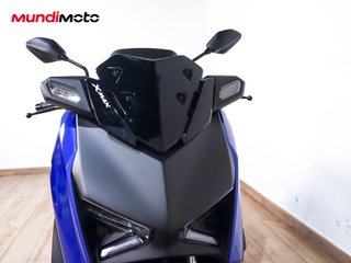 YAMAHA X-MAX 125
