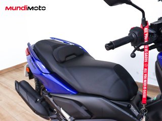 YAMAHA X-MAX 125