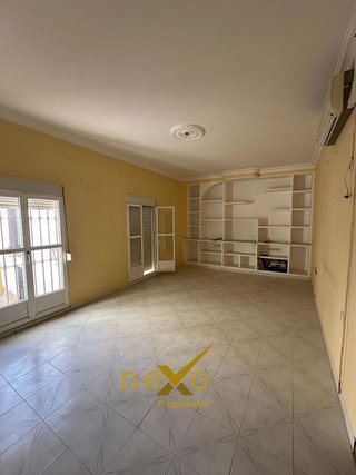 Chalet en venta en Carmona