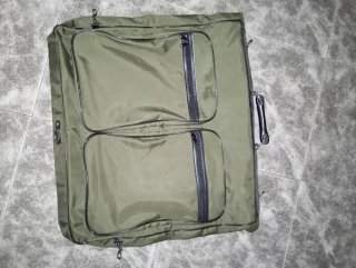 Maleta de viaje verde