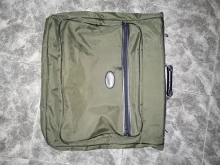 Maleta de viaje verde