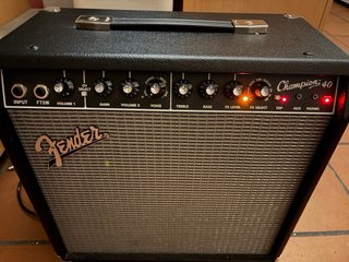 Fender Champion 40 amplificador