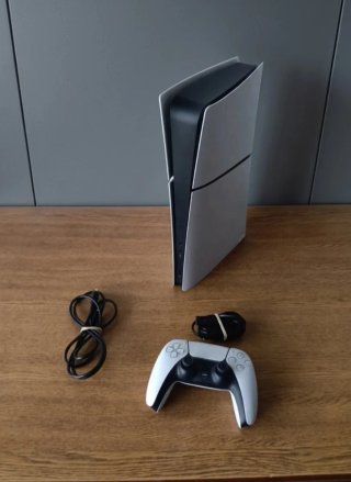 Play Station 5 slim digital nueva con garantía