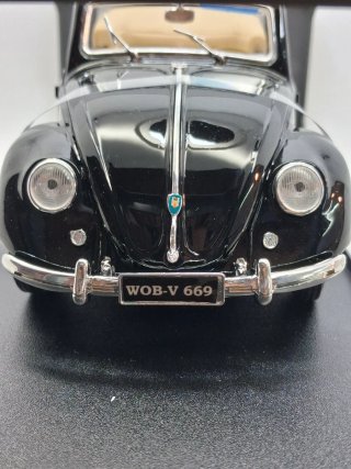 Volkswagen Maggiolone Cabriolet 1951 Maisto 1:18