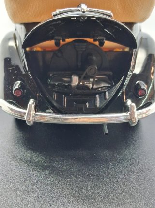 Volkswagen Maggiolone Cabriolet 1951 Maisto 1:18