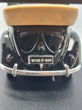Volkswagen Maggiolone Cabriolet 1951 Maisto 1:18