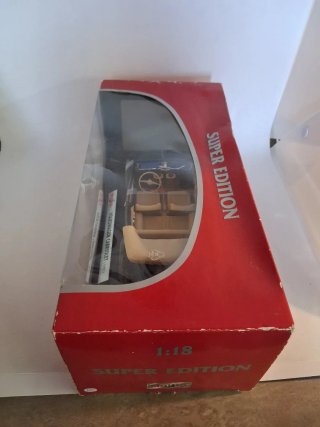 Volkswagen Maggiolone Cabriolet 1951 Maisto 1:18