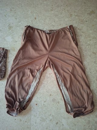 Pantalón pirata lentejuelas marrón y dorado