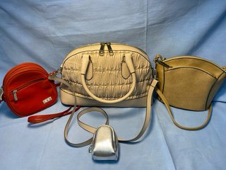 Lote de cuatro bolsos, el grande nuevo