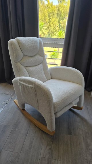 Silla mecedora de salón con reposabrazos nueva