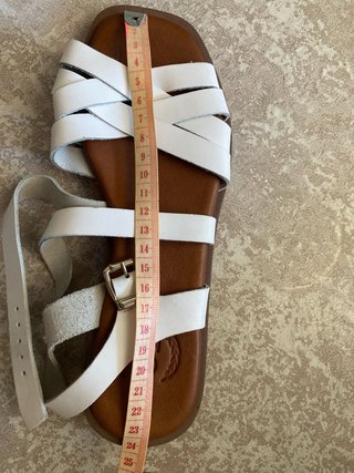 Sandalias blancas de piel talla 35
