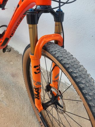 Bicicleta Orbea Oiz Naranja m30 carbono