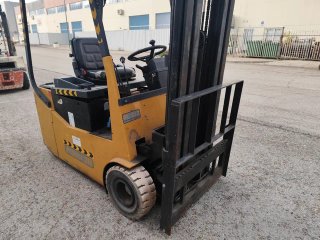 Carretilla elevadora eléctrica