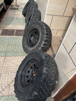 Se venden llantas 4x4 6 tornillos