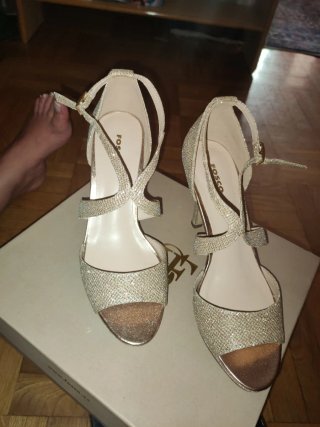 Sandalias Fosco Doradas Talla 39,una puesta
