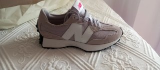 New Balance 327 EU42 sin estrenar