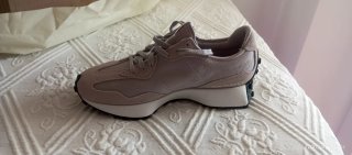 New Balance 327 EU42 sin estrenar