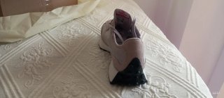 New Balance 327 EU42 sin estrenar