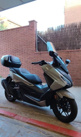 Honda Forza 350 Maxi Scooter