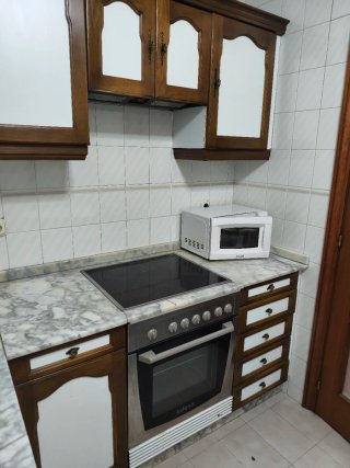 Alquilo piso ,a estudiantes