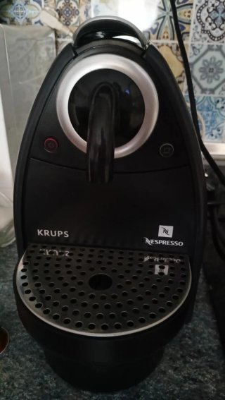 Cafetera Nespresso Krups Negra para piezas