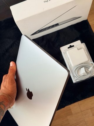 MacBook Pro 2018 2017 con Touch Bar + Scatola originale