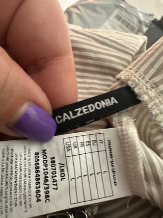 Pantalón beige de mujer con raya