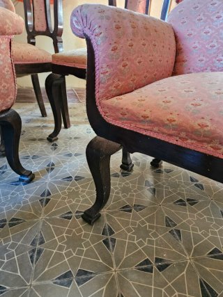 Ser muebles antiguos