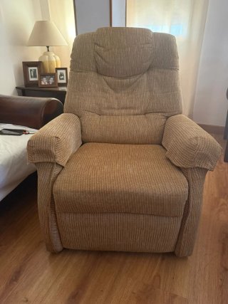 Sillon reclinable individual.