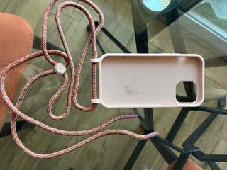 Funda iPhone 12 Rosa con Cuerda