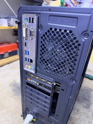 Ordenar gaming corre i5 ssd 256 de arranque y 1t m