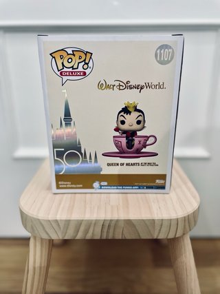 Funko Pop Queen of Hearts 1107 Deluxe Disney