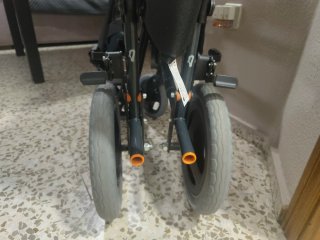 ​Silla de ruedas Breezy Premium (Casi nueva)