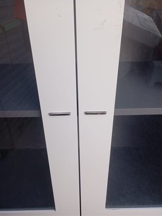 Armario puertas cristal y cajones