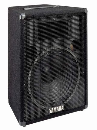 Altavoz Profesional Yamaha S15e