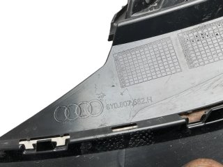 Moldura parachoques del dcho Audi 8Y0807682H